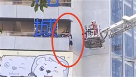 晶品城,外牆,停車場,雲梯車（圖／翻攝自新竹人新竹事）