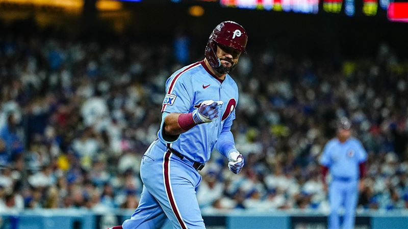 G3舒瓦伯（Kyle Schwarber）4局上棒打山本由伸。（圖／翻攝自費城人 X）
