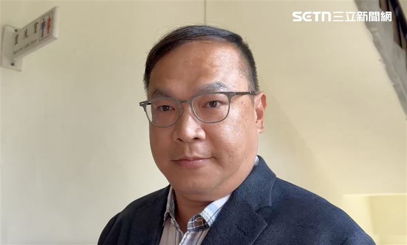 王義川質疑，助理兼差當狗仔，老闆都不知道嗎？（圖／記者詹宜庭攝影）