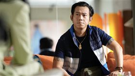 顏正國生前最後作品為2023年影集《今夜一起為愛鼓掌》，飾演因早洩問題陷入性功能障礙的中年男子「許英雄」。（圖／翻攝自壹壹影業 YIYI Pictures FB）