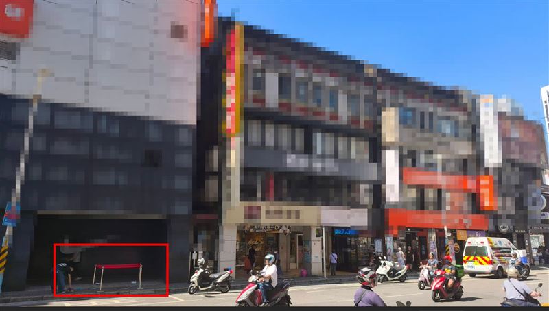警方獲報抵達男子墜樓現場。（圖／記者莊淇鈞攝影）