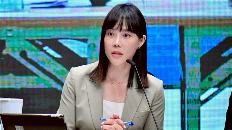 多名閣員遭黃國昌狗仔跟監　政院說話了