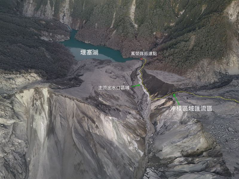 萬榮林道勘查隊接近堰塞湖路線圖。（圖／林業署花蓮分署）