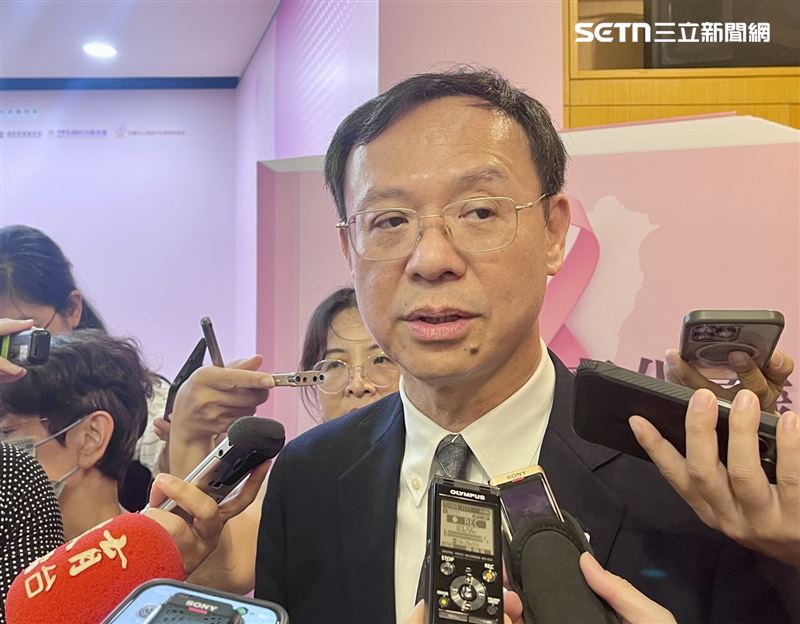 衛福部長石崇良表示,近期將提出修正菸害防制法。(圖/記者蔣季容攝影)