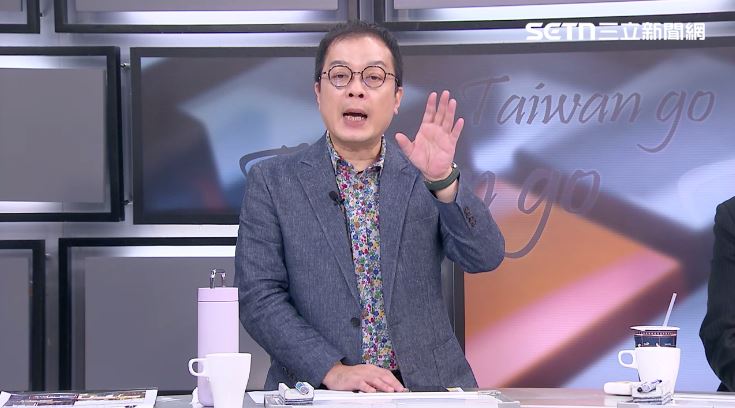 鍾年晃質疑，黃國昌狗仔團不只一組人。（圖／前進新台灣）