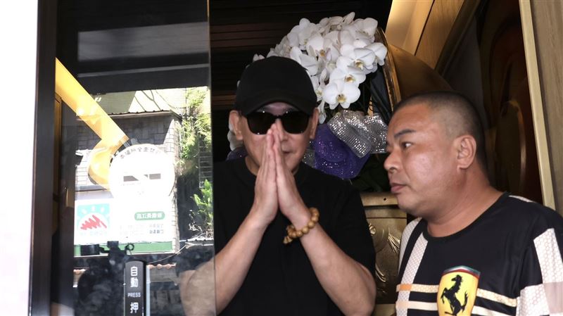 《角頭2》結緣顏正國　王識賢連2日赴靈堂