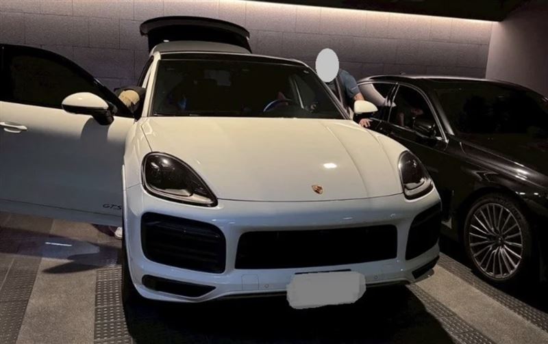 陳肯特遭調查局查扣豪車Porsche CAYENNE GTS。（圖／翻攝畫面）