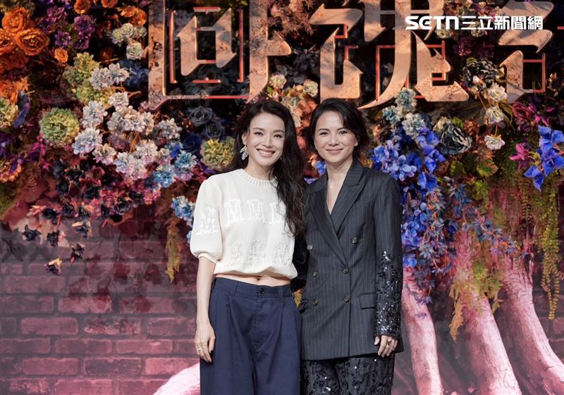 舒淇（左）、李心潔合作《回魂計》。（圖／記者鄭孟晃攝影）