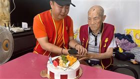 嘉義媽祖阿公108歲生日快樂！長壽秘訣曝光，當乩身行善超過50年、吃素、內心保持平靜。（圖／華山基金會嘉義東石站提供） 