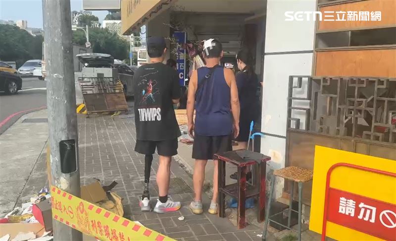 老字號茶行87歲老闆娘在睡夢中被撞死，兒子因睡在上舖逃過一劫，孫子聞訊趕回家奔喪。(圖／翻攝畫面)