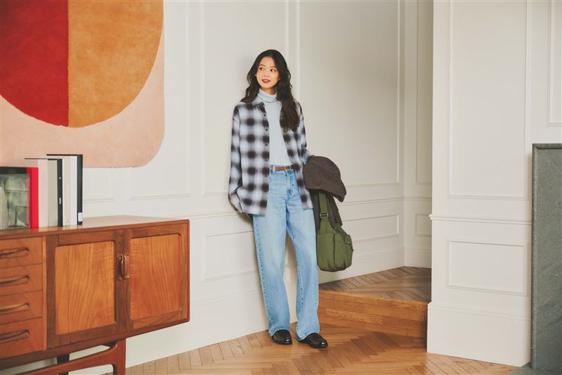 女裝JWA直筒牛仔褲期間限定價格NT$990。（圖／品牌業者提供）