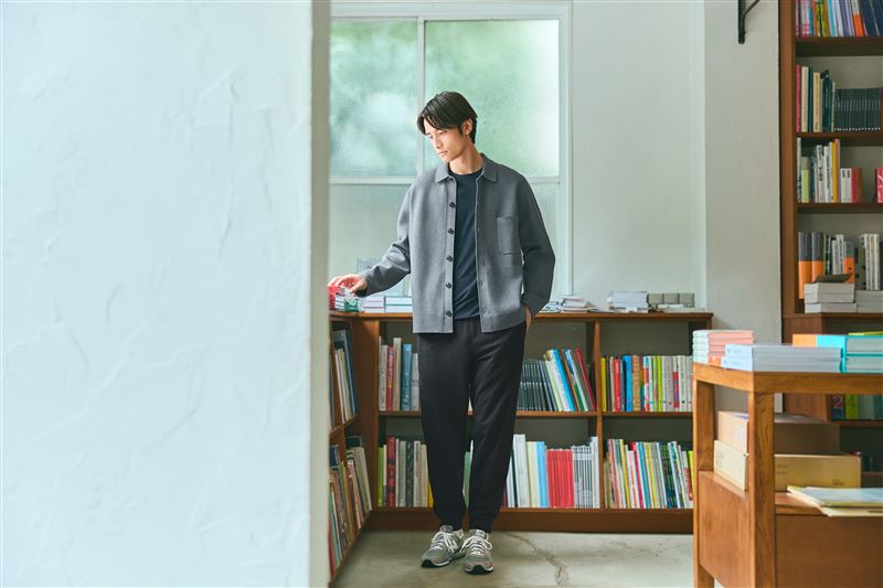 男裝米蘭羅紋襯衫式開襟外套期間限定價格NT$1,290。（圖／品牌業者提供）