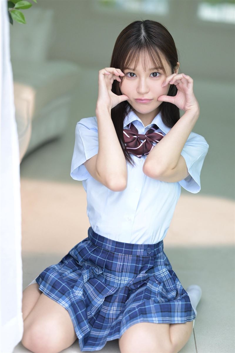 白石奈美雖然性經驗很少，但片商稱她為十年一人的天才，大讚床上的表現實在太優秀。（圖／翻攝自白石奈美X）