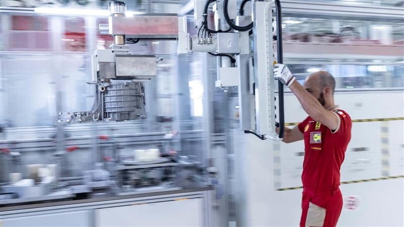 法拉利首款電動超跑預計2025年量產，售價約百萬歐元。（圖／翻攝Ferrari網站）