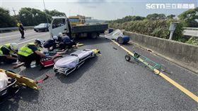 國道,翻車,拋飛,小貨車,台中,沙鹿,國3,車禍（圖／翻攝畫面）