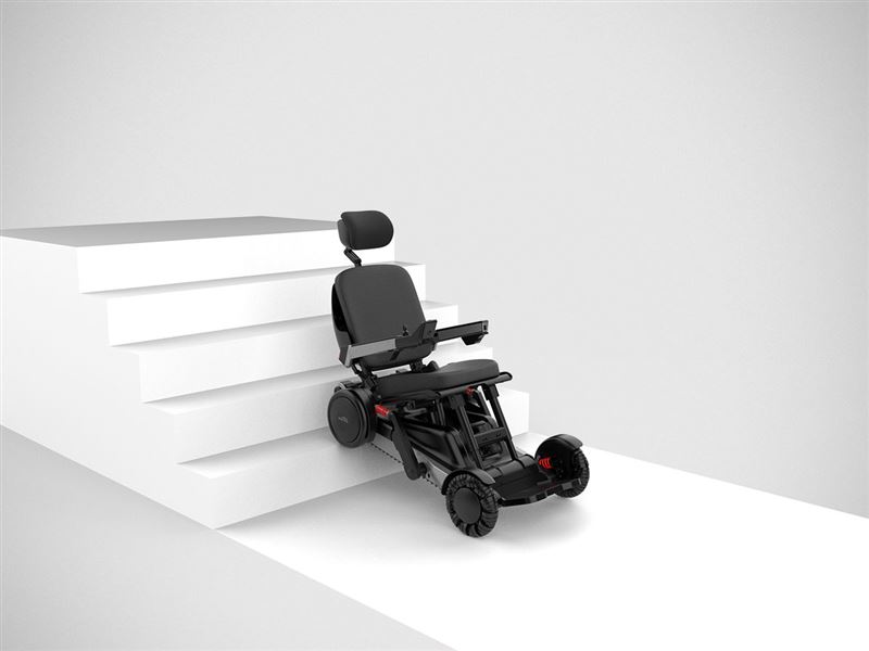 XSTO X12像一台「個人越野載具」,能自由穿梭在階梯、碎石甚至雪地上。(圖/翻攝Togemo網站)