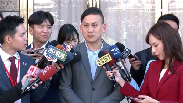 國民黨立委葉元之今年沒和大家一起進來