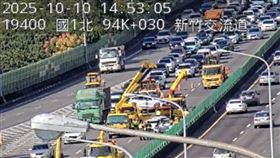 事故發生現場車流回堵5公里。（圖／翻攝自國道即時影像）