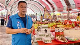 今天中元普度，國際靈學專家邱妙真提醒，拜拜時一定要加一句「各歸其位」，避免好兄弟賴著不走。（圖／蔡育輝提供）