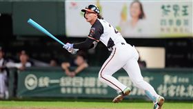 中職季後挑戰賽，統一獅林佳緯超前安打。（圖／統一獅提供）