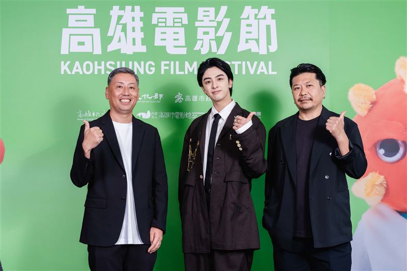 《魔女沒條件》導演小南敏也（左起）、男主角新原泰祐、製作人久保和明。（圖／高雄電影節提供）