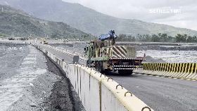 文 便道終通車1800