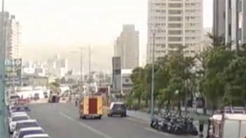 李男駕駛自小客車，撞死鄭姓騎士又落跑遭逮。（圖／翻攝畫面）
