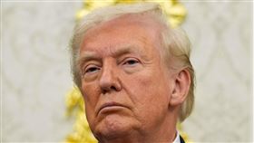 川普對於中國祭出稀土管制表示不滿。（圖／美聯社／達志影像）