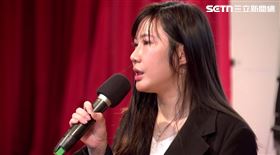 趙少康召開「正告大陸當局，不要介入國民黨主席選舉」記者會，播放AI變造郝龍斌跟柳采葳親吻影像，柳采葳出面痛批喊報案提告（圖／翻攝畫面）