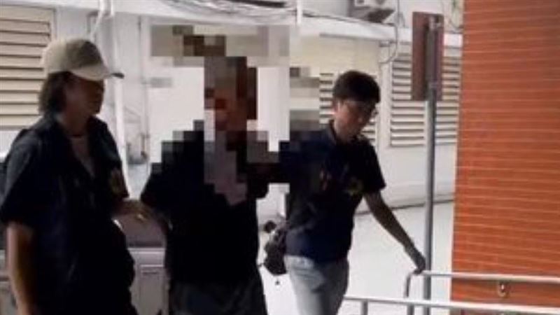 竊嫌黃男假冒送餐志工，偷竊災民家中的慰問金與金飾。（圖／翻攝畫面）