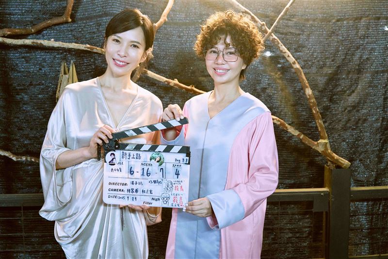左起天心、于子育。（圖／文策院與四方四隅提供）