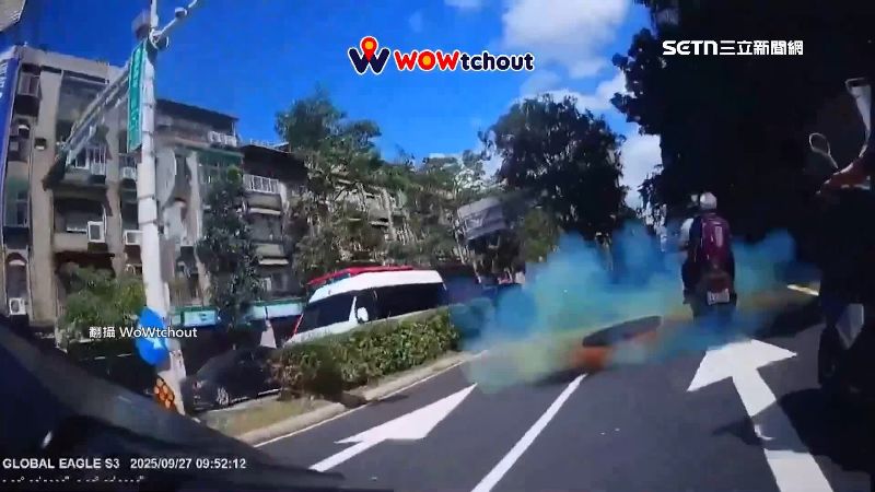 台大校區外人孔蓋突然爆炸