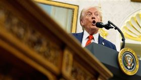 川普稱政府關門是民主黨造成的。（圖／美聯社／達志影像）