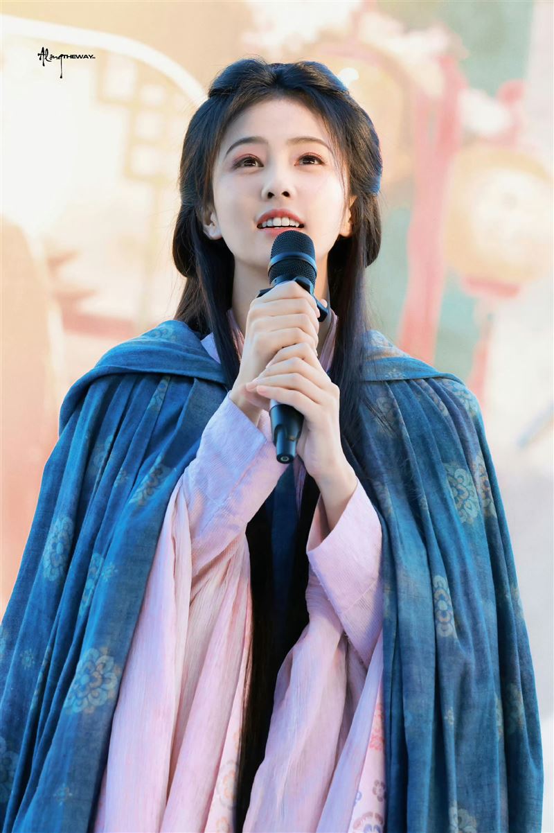 白鹿表示在今年8月罹患不明疾病，體重一個月內驟降4公斤。（圖／翻攝自微博）