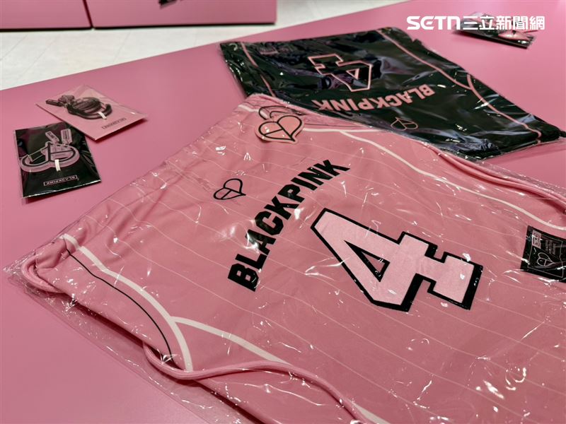 BLACKPINK快閃店部分商品庫存有限，可能會提前完售。（圖／記者王培驊攝影）