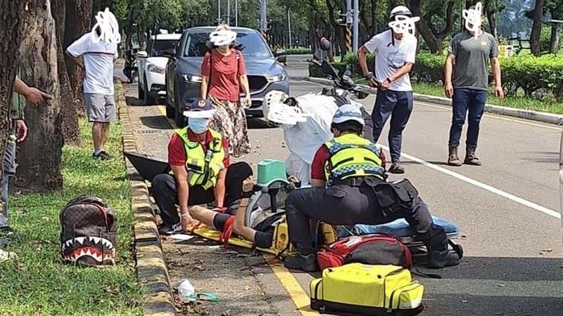 18歲楊姓大一生不慎自摔，當場失去呼吸心跳。（圖／翻攝自記者爆料網）