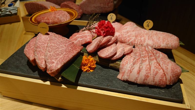 「響板前燒肉」以日本和牛為主力。（圖／業者提供）