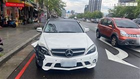 死亡車禍,行人,台中,搶黃燈,闖紅燈,撞死（圖／翻攝畫面）