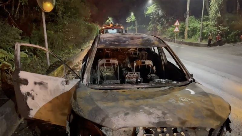 新/4高中生租車出遊!車陷火海燒成廢鐵