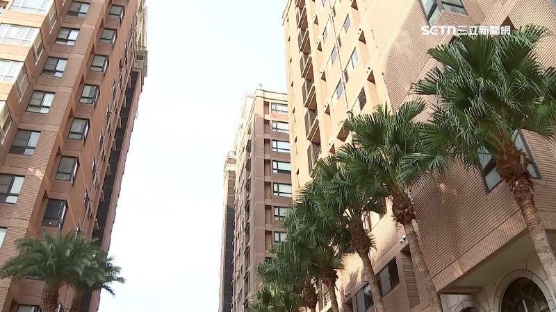 刺青師李耀鳴與社區保安發生衝突