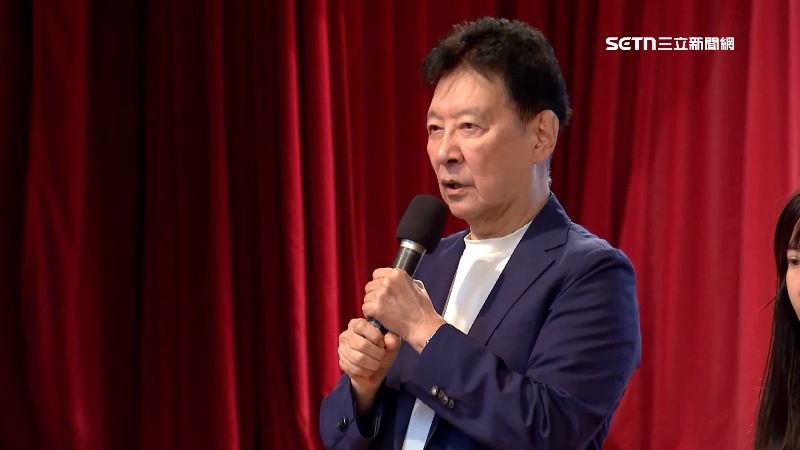 前藍委邱毅說，趙少康玩的這一招叫一石三鳥，稱做「打鄭捧郝耍張」