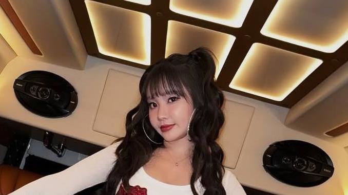 陳芳語戰袍1圖案遮點　辣洩不科學水蛇腰