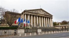 美國旅客仰賴ChatGPT安排巴黎行程，卻被推薦前往休館博物館。（示意圖／達志／美聯社，下同）