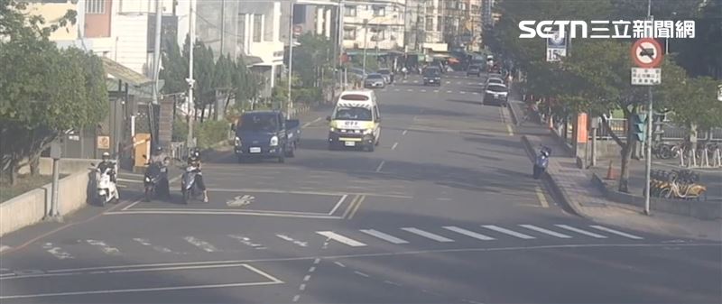 洪男在警局輕生後，被緊急送醫急救（圖／翻攝畫面）