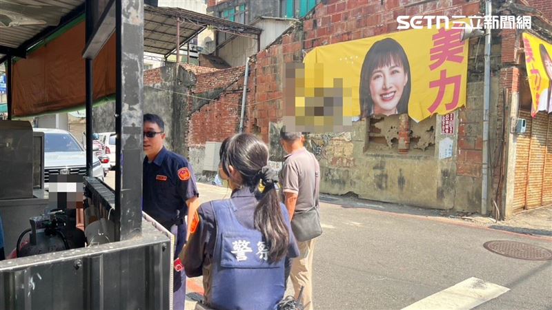 有意角逐議員大選的陸淑美女兒黃韻涵，位於岡山區的競選廣告遭人蓄意破壞腰斬剩頭。（圖／翻攝畫面）