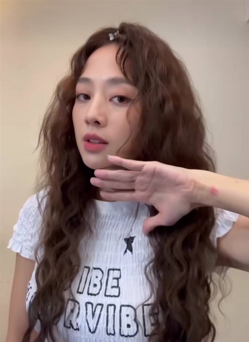 鬼鬼（吳映潔）完妝模樣。（圖／翻攝自鬼鬼IG）