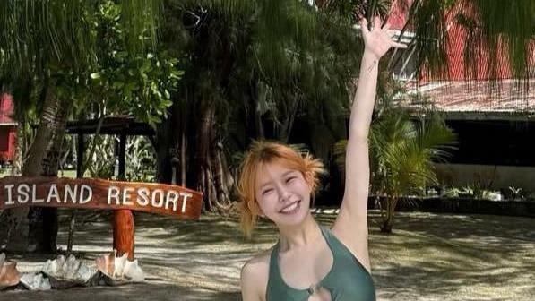 「隱乳女神」阿樂挖洞比基尼辣洩犯規曲線