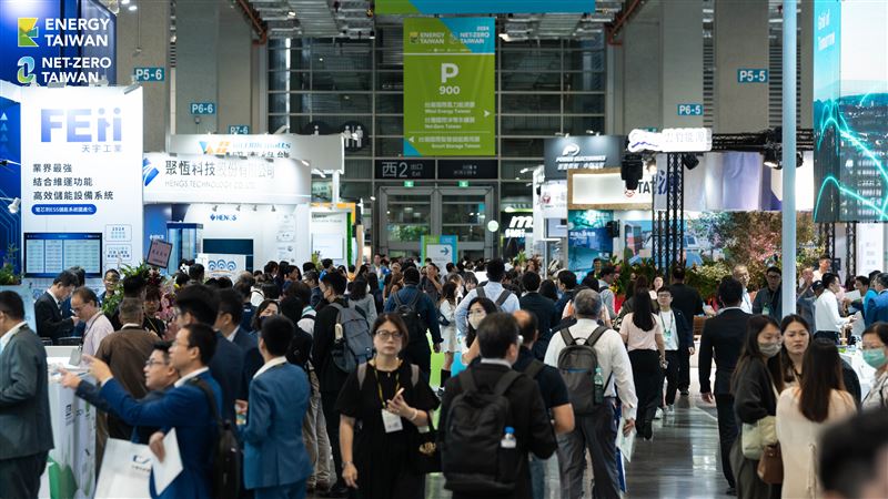 2025台灣國際智慧能源週與淨零永續展10月29日登場，結合再生能源與企業永續，展出太陽光電、風電、儲能、碳匯、綠金等創新解方，並舉辦國際論壇與媒合活動，串連全球趨勢與在地實踐，打造亞太最大綠色經濟展會平台。（圖／外貿協會提供）