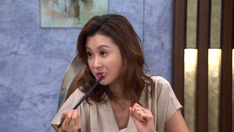陳珮騏吃飯表情被討論