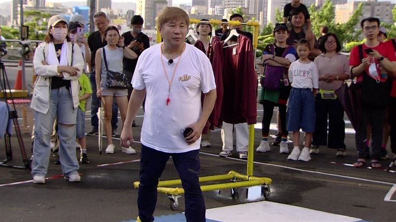 胡瓜上節目闖關（圖／民視提供）